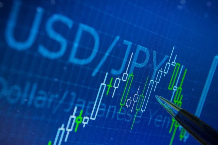 USD/JPY Yen Slide Raises Japan Intervention Risk